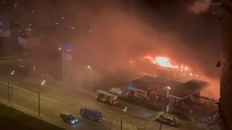 В Москве произошел крупный пожар на одном из фермерских рынков