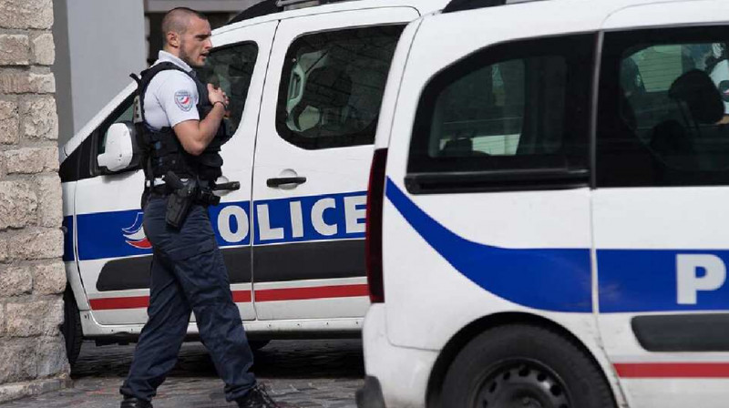 В Москве посольство Франции получило посылку с костями