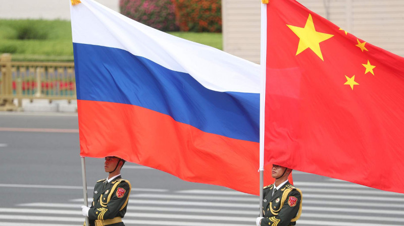 Американская разведка считает, что Китай одобрил поставки оружия РФ