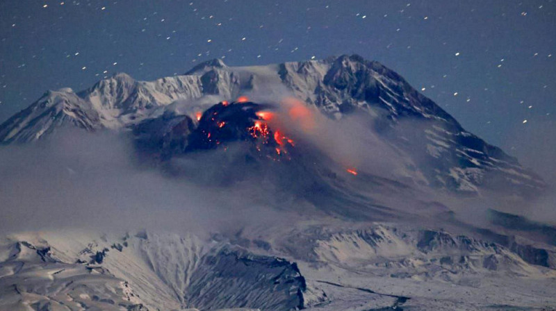 Купол вулкана Шивелуч разрушился в результате извержения