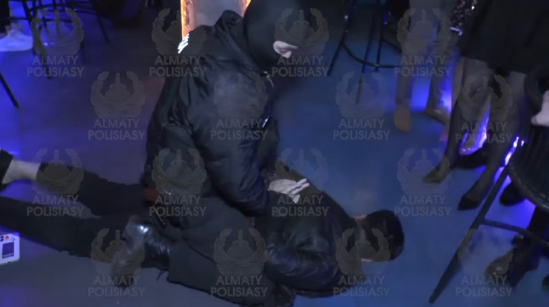 19-летний блогер задержан с наркотиками в популярном алматинском клубе
