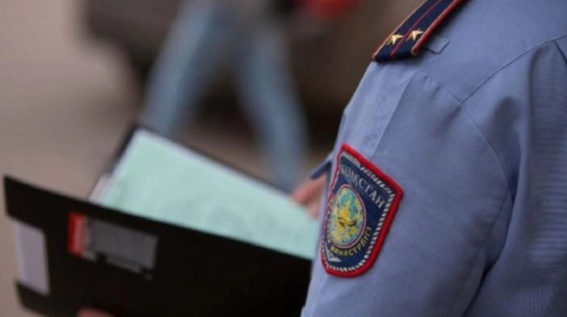 Астанада дәлізде іш киімін шешкен ер адам іздестіріліп жатыр