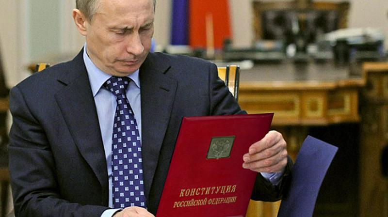 Перевыборы Путина хотят совместить с очередными поправками в Конституции – Аббас Галлямов