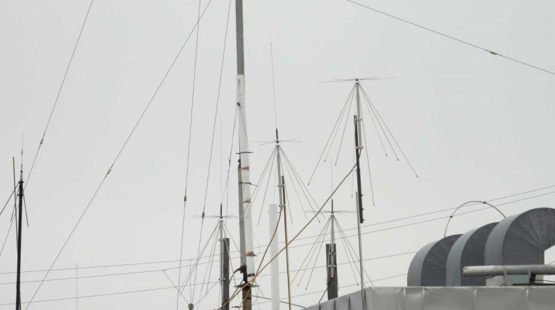 Спецслужбы России использовали антенны на зданиях посольств в Европе для слежки