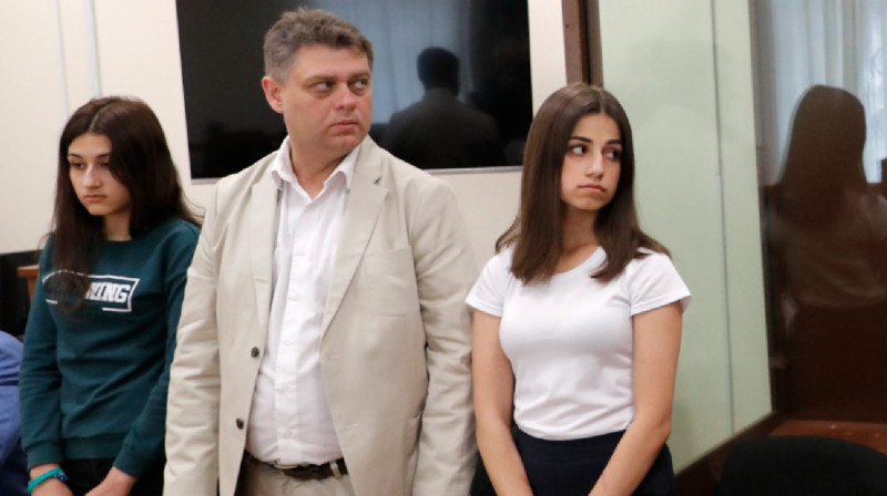 В Москве посмертно судят зарезанного дочерями Михаила Хачатуряна