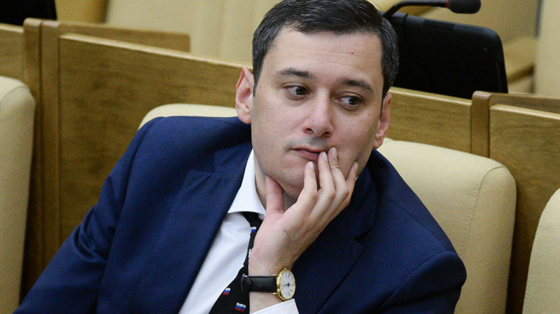 Депутат Госдумы Александр Хинштейн предложил мобилизовывать ветеранов СОБРа и ОМОНа