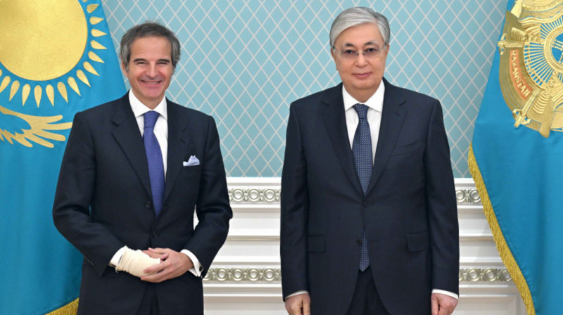 Токаев обсудил строительство АЭС в Казахстане с гендиректором МАГАТЭ