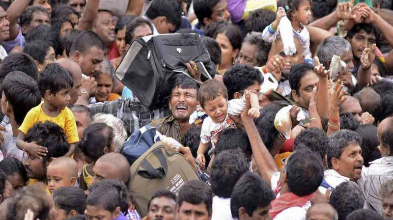 50 человек погибло из-за давки в столице Йемена. Видео