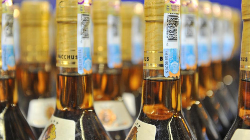 В старом Казахстане алкогольный рынок принадлежал Болату Назарбаеву - депутат