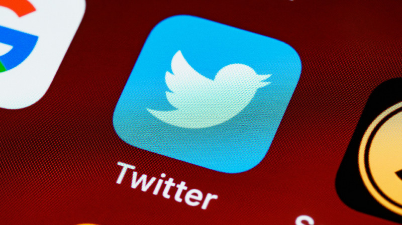 Twitter начал удалять "синие галочки" с подтвержденных профилей
