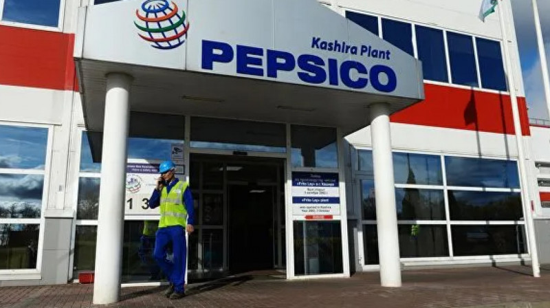 Чистая прибыль PepsiCo упала более чем в два раза