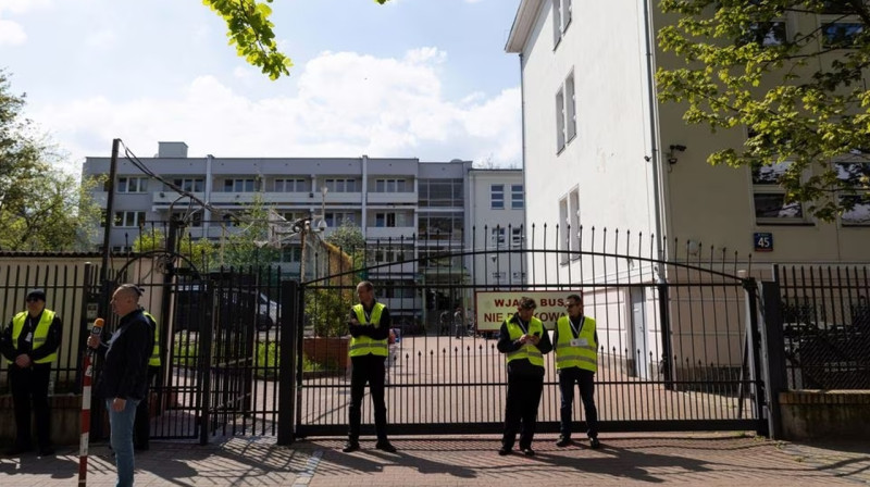 В столице Польши изъяли здание школы при российском посольстве
