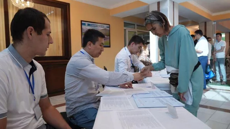 В Узбекистане проходит референдум по внесению изменений в конституцию страны