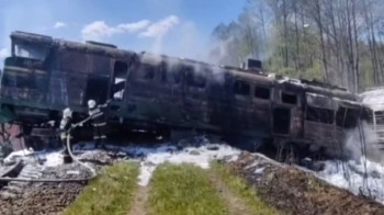 Грузовой поезд загорелся после подрыва железной дороги в Брянской области