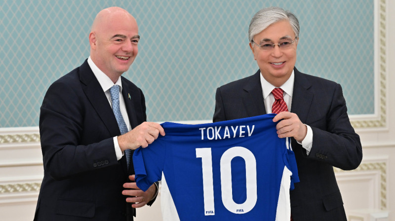 Токаев встретился с президентом ФИФА Джанни Инфантино