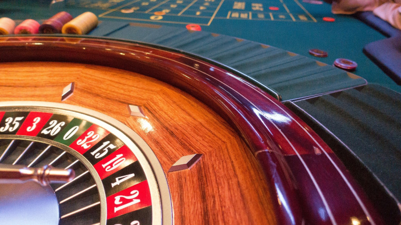 Запретить азартные игры и рекламу букмекеров в Казахстане предложил депутат