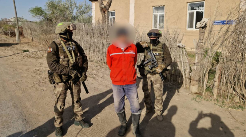 Житель аула в Кызылординской области хранил дома наркотики и ружье