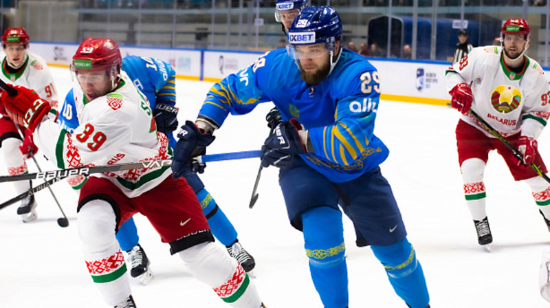 Сборная Казахстана по хоккею разгромно проиграла Беларуси