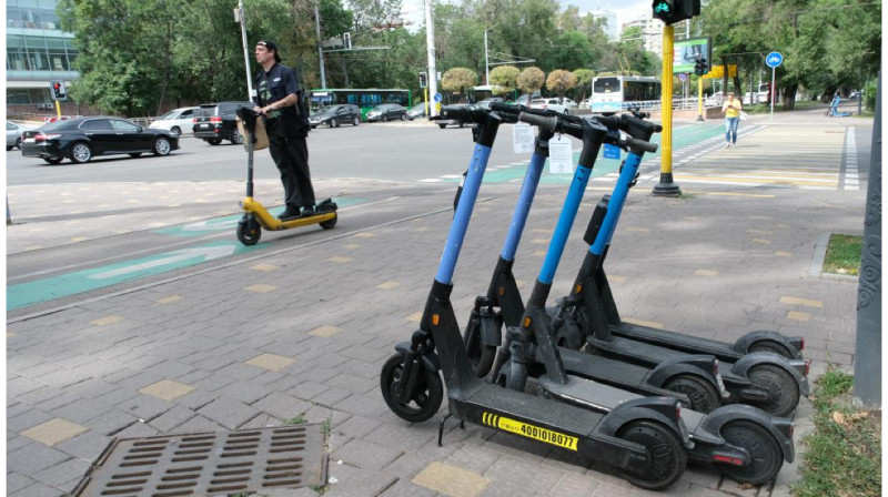 Электросамокатчики смогут передвигаться по дороге только при наличии водительских прав