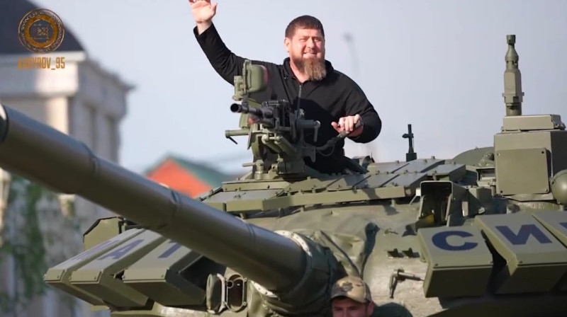Рамзан Кадыров пообещал въехать в Киев на Т-72 и провести денацификацию