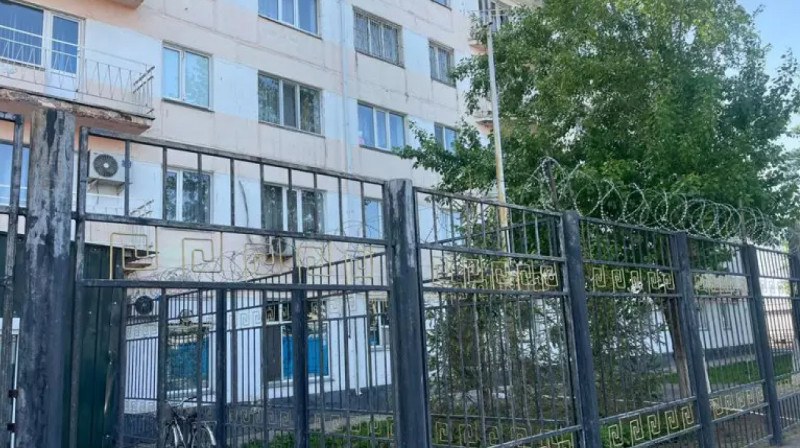 Требуют отпуск и больше фруктов: пациенты психдиспансера Павлодара объявили голодовку