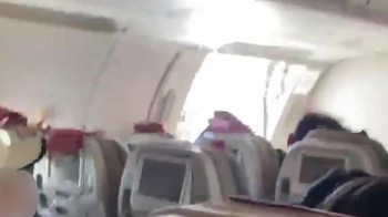 8 госпитализированных: пассажир открыл дверь самолёта в полете