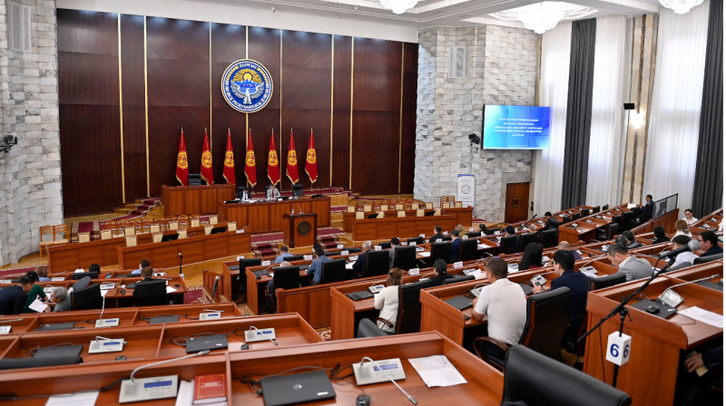 В Кыргызстане планируют ввести статус "иноагента"