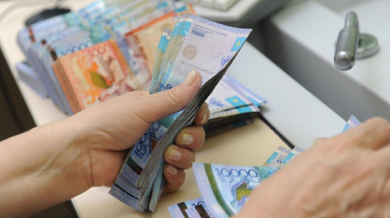 С 1 июля в Казахстане повысят соцвыплаты