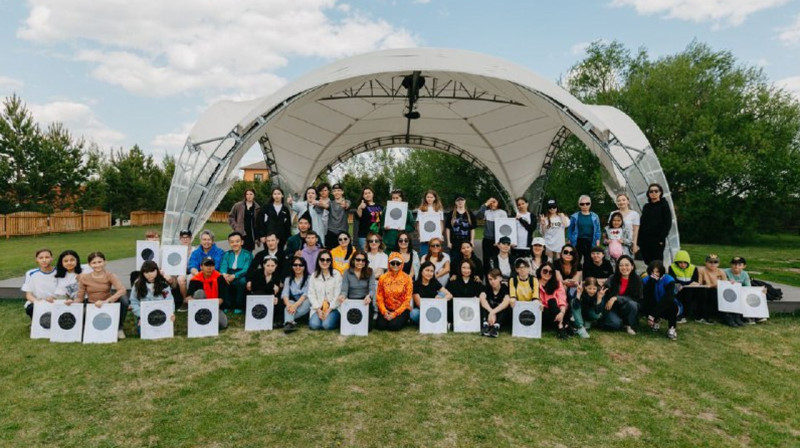 "Во имя помощи детям": Фонд "Дара" отпраздновал день Наставников в нескольких городах РК