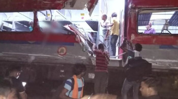 Два поезда столкнулись в Индии, есть погибшие