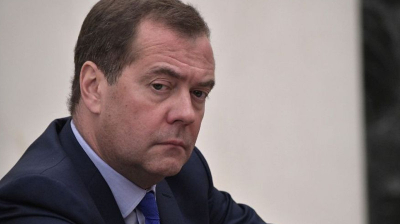 «Надо оправдывать полученное бабло» - Медведев о контрнаступлении Украины