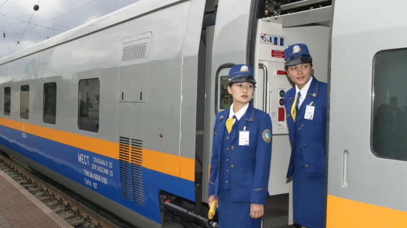 В Казахстане увеличили число женских вагонов в поездах