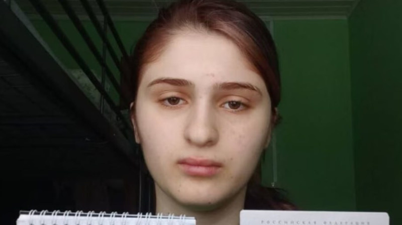 19-летнюю чеченку бежавшую от семейного насилия, задержали в аэропорту Москвы