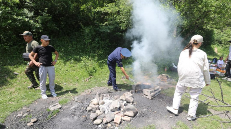Алматинцев оштрафовали более чем на миллион тенге за розжиг костров