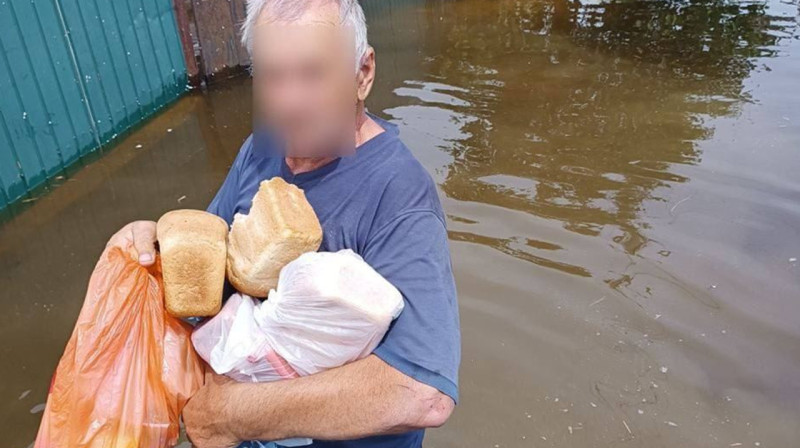 Российские власти закрыли от волонтеров затопленный город Голая Пристань