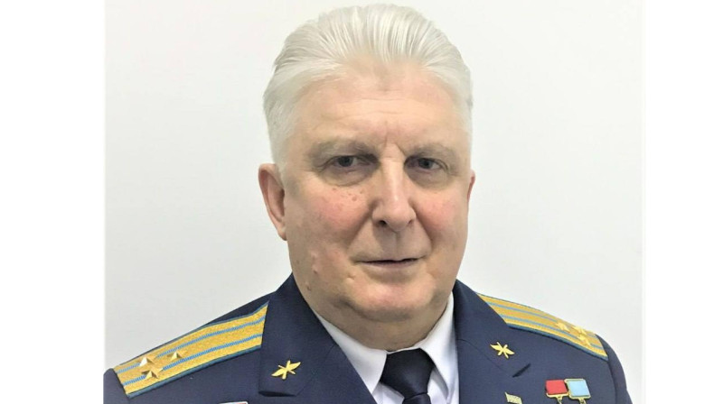 Заслуженный военный лётчик РФ попытался совершить суицид