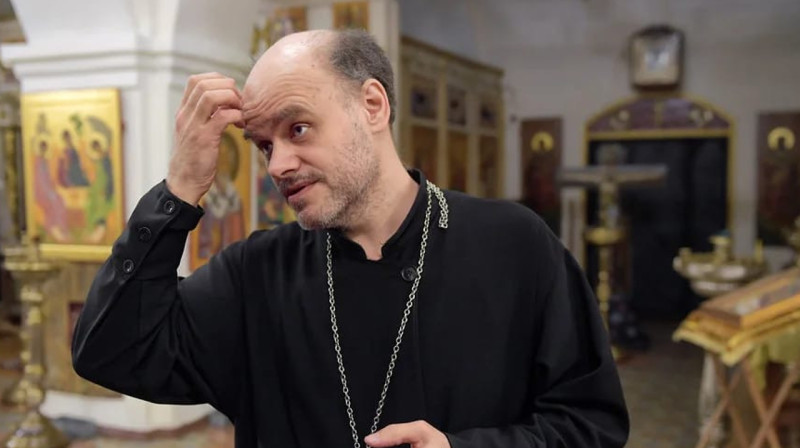 Уволенный священник-пацифист намерен бороться с РПЦ