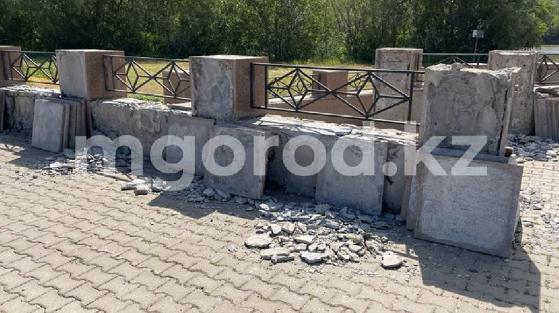 На реконструкцию разрушенной набережной в Уральске выделят миллиард тенге