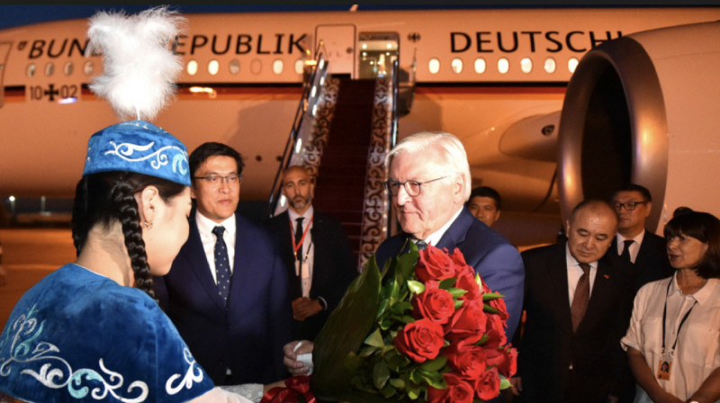 Центрально-азиатское турне Штайнмайера: президент Германии прибыл в Кыргызстан