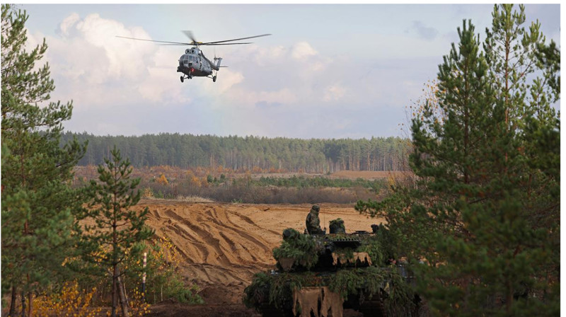 Латвия передаст Украине все свои вертолеты