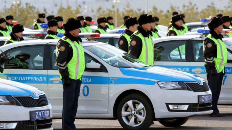Касым-Жомарт Токаев поздравил госслужащих и полицейских