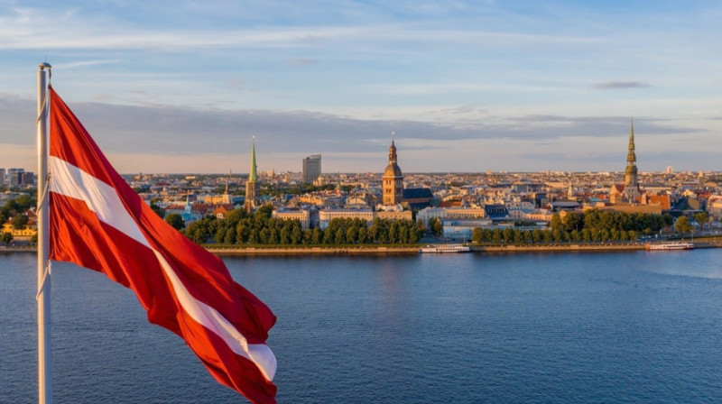 «Неконтролируемая ситуация в России» — Латвия перестала выдавать визы россиянам