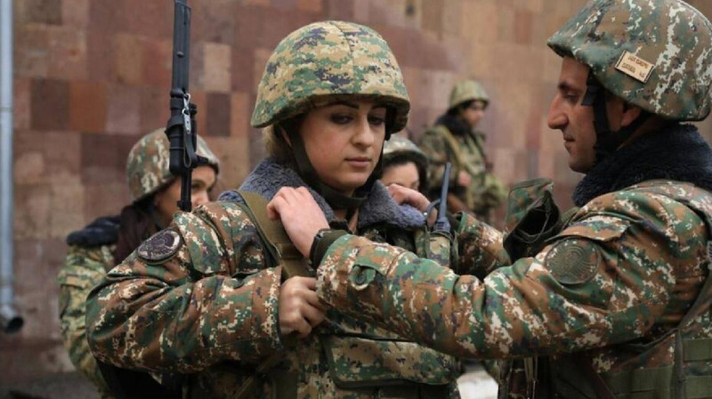 В Армении приняли закон о службе женщин в армии
