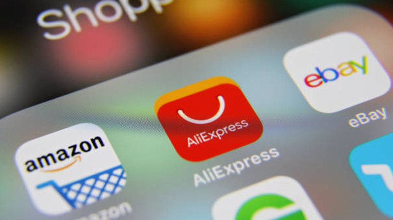 Страницы "AliExpress" заблокировали в России за продажу аксессуаров с символикой "Азова"