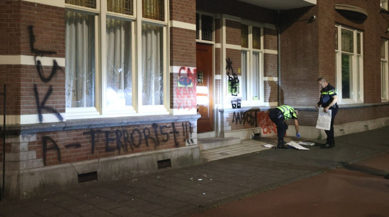 "Лука-террорист": вандал повредил посольство Беларуси в Гааге