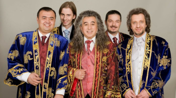 Музыкантов легендарного ансамбля "Ялла" наградили в Узбекистане