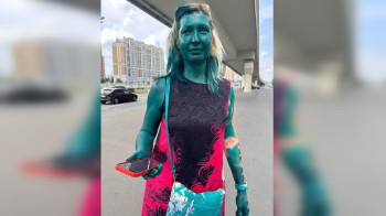 Слежка и угрозы: адвоката в Москве облили зеленкой