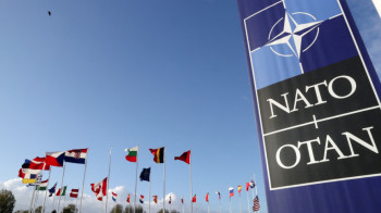 НАТО необходимо установить базы у российской границы - The Times