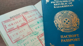 Иностранка пыталась купить гражданство РК за 300 тысяч тенге