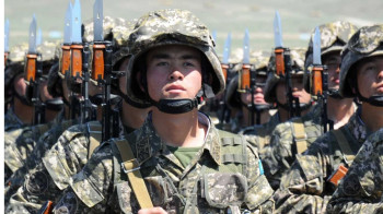 17-летних казахстанцев будут ставить на воинский учет автоматически